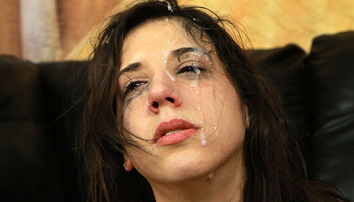 Face Fucking Logan Sinns